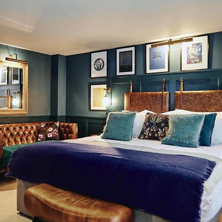 Kings Arms - Egham-Windsor Hotel Buitenkant foto