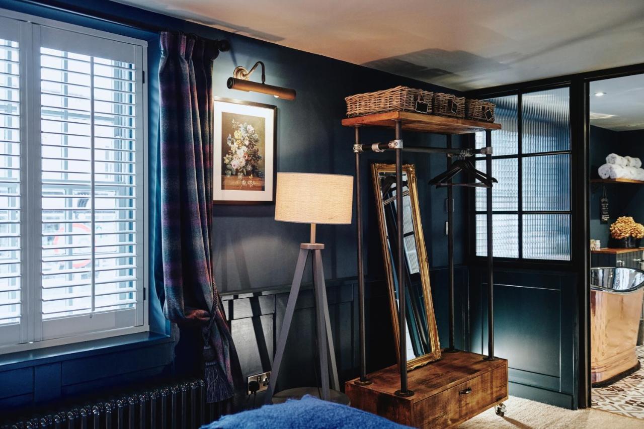 Kings Arms - Egham-Windsor Hotel Buitenkant foto