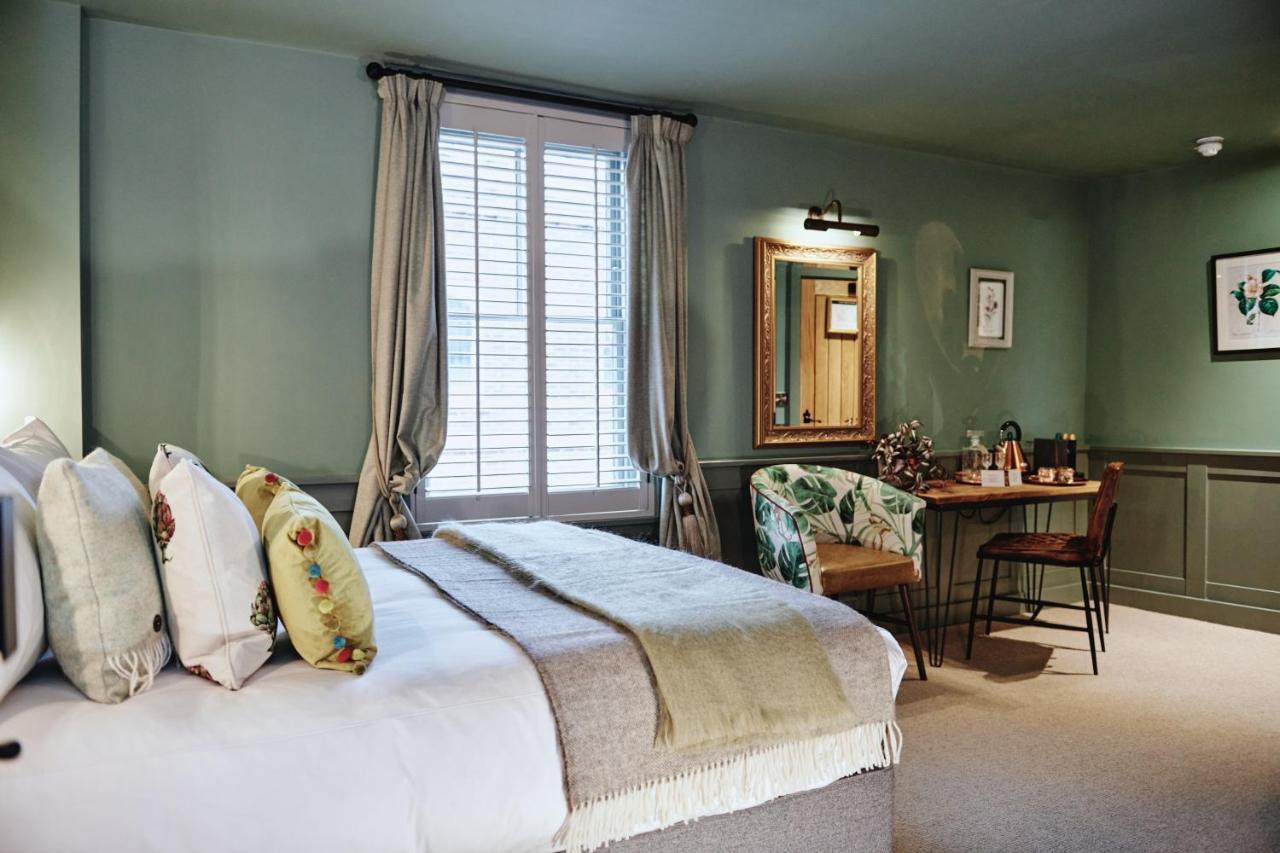 Kings Arms - Egham-Windsor Hotel Buitenkant foto