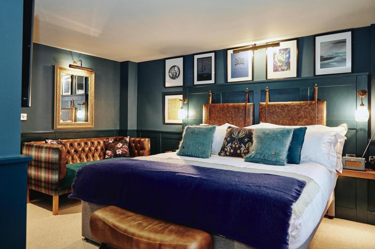Kings Arms - Egham-Windsor Hotel Buitenkant foto