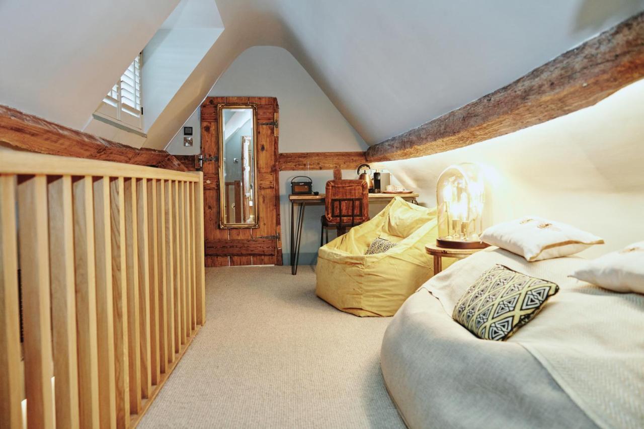 Kings Arms - Egham-Windsor Hotel Buitenkant foto