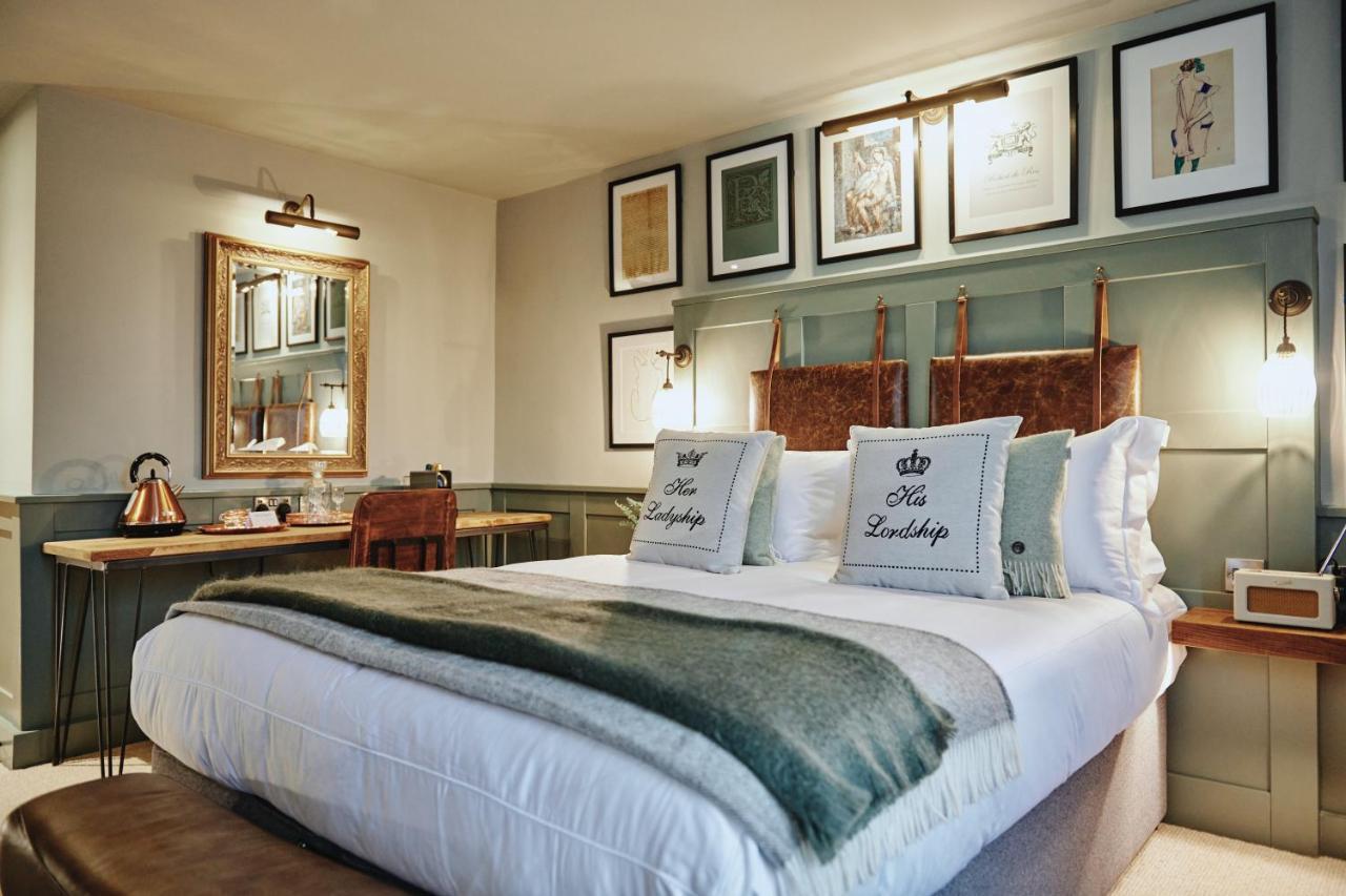 Kings Arms - Egham-Windsor Hotel Buitenkant foto